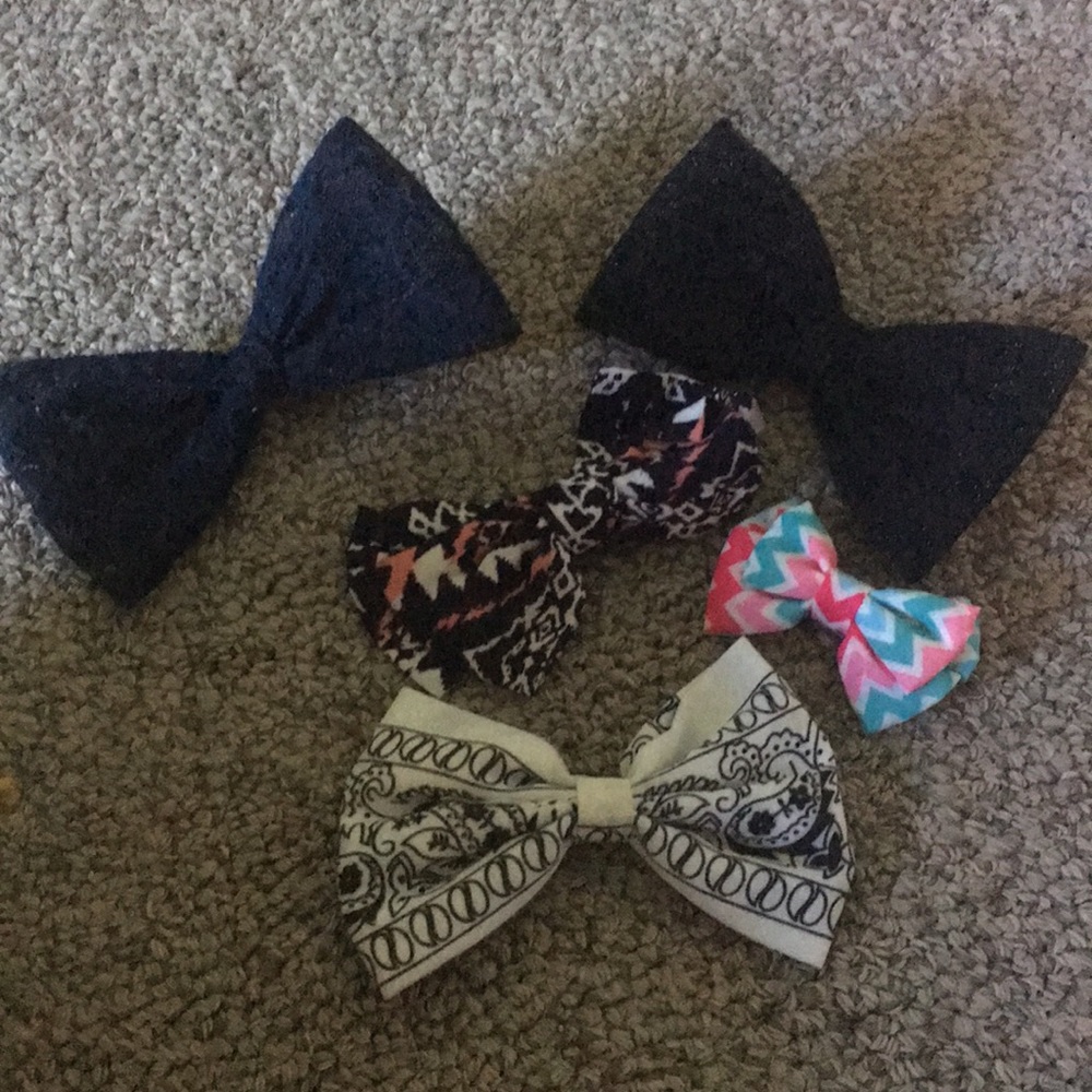 Collection of 5 Bows